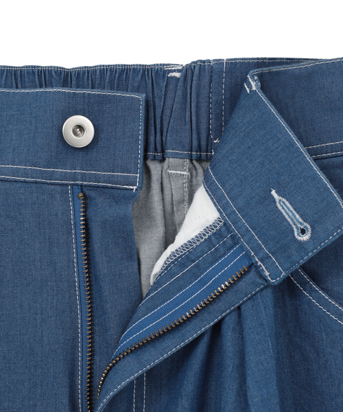 Tiara(ティアラ)の「デニムタックパンツ(デニムパンツ・レディース・インディゴブルー/ライトブルー・3/2)」の20枚目の写真