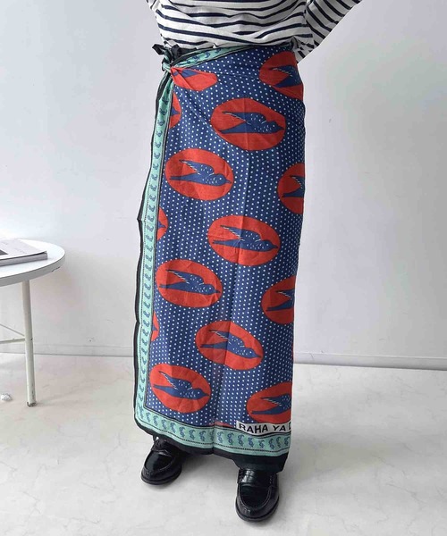 AS KNOW AS plus（アズノゥアズプラス）の「アフリカンプリント大判スカーフ 100 × 100（バンダナ/スカーフ・レディース・E/D/C/A/B・FREE）」の5枚目の写真