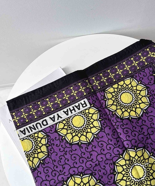 AS KNOW AS plus（アズノゥアズプラス）の「アフリカンプリント大判スカーフ 100 × 100（バンダナ/スカーフ・レディース・E/D/C/A/B・FREE）」の15枚目の写真