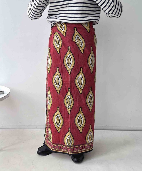 AS KNOW AS plus（アズノゥアズプラス）の「アフリカンプリント大判スカーフ 100 × 100（バンダナ/スカーフ・レディース・E/D/C/A/B・FREE）」の18枚目の写真