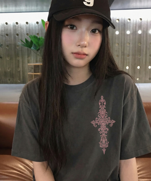 GRAVER（グレーバー）の「[ユニセックス]SIM CROSS 半袖Tシャツ_4色（Tシャツ/カットソー・レディース・ブラック/イエロー/ホワイト/チャコールグレー・SMALL/MEDIUM/LARGE/X-SMALL）」の8枚目の写真