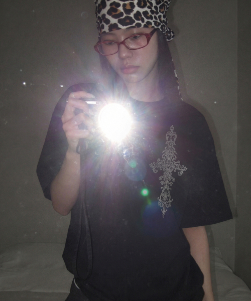 GRAVER（グレーバー）の「[ユニセックス]SIM CROSS 半袖Tシャツ_4色（Tシャツ/カットソー・レディース・ブラック/イエロー/ホワイト/チャコールグレー・SMALL/MEDIUM/LARGE/X-SMALL）」の11枚目の写真
