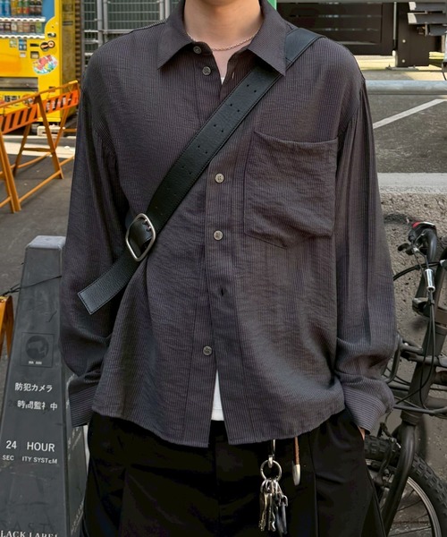 Chikashitsu +（チカシツプラス）の「【Chikashitsu +】soft cropped stripe shirt / 【チカシツプラス】ソフトクロップドストライプ長袖シャツ<着用動画あり>（シャツ/ブラウス・メンズ・ライトグレー/チャコール/ライトカーキ・ONE SIZE）」の3枚目の写真