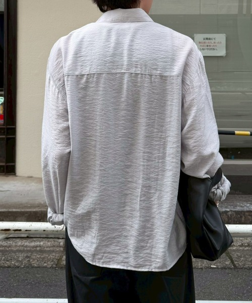 Chikashitsu +（チカシツプラス）の「【Chikashitsu +】soft cropped stripe shirt / 【チカシツプラス】ソフトクロップドストライプ長袖シャツ<着用動画あり>（シャツ/ブラウス・メンズ・ライトグレー/チャコール/ライトカーキ・ONE SIZE）」の15枚目の写真