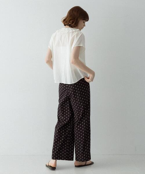 URBAN RESEARCH Sonny Label(アーバンリサーチサニーレーベル)の「Vネックフリルカラーブラウス(シャツ/ブラウス・レディース・ブラック/オフホワイト/ブルー/イエロー・FREE)」の11枚目の写真