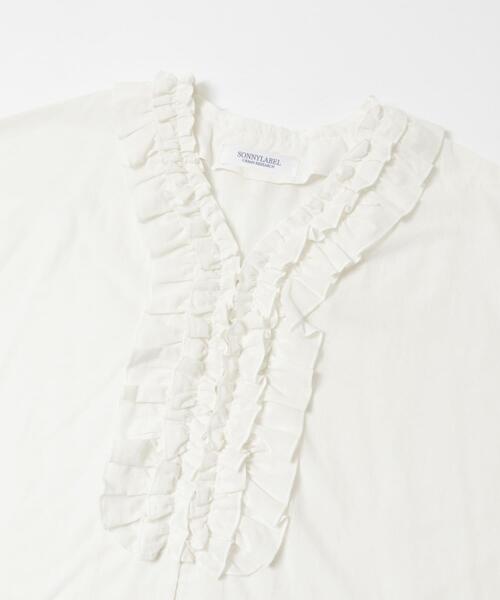 URBAN RESEARCH Sonny Label(アーバンリサーチサニーレーベル)の「Vネックフリルカラーブラウス(シャツ/ブラウス・レディース・ブラック/オフホワイト/ブルー/イエロー・FREE)」の13枚目の写真