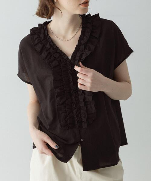 URBAN RESEARCH Sonny Label(アーバンリサーチサニーレーベル)の「Vネックフリルカラーブラウス(シャツ/ブラウス・レディース・ブラック/オフホワイト/ブルー/イエロー・FREE)」の14枚目の写真