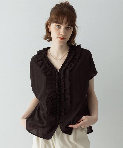 URBAN RESEARCH Sonny Label(アーバンリサーチサニーレーベル)の「Vネックフリルカラーブラウス(シャツ/ブラウス・レディース・ブラック/オフホワイト/ブルー/イエロー・FREE)」の16枚目の写真