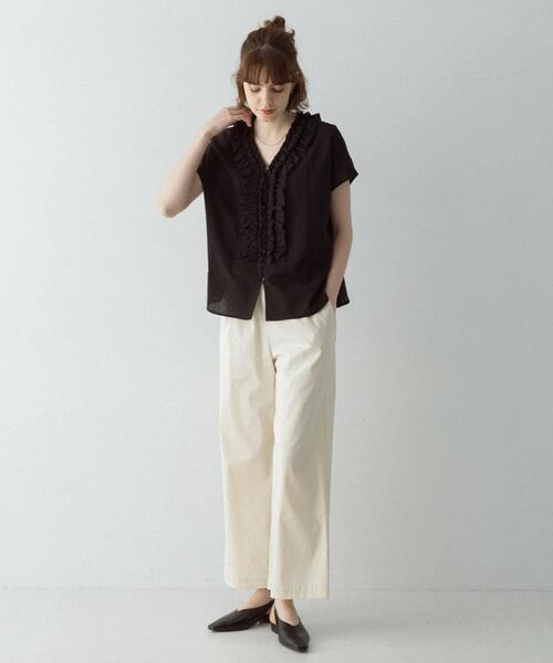 URBAN RESEARCH Sonny Label(アーバンリサーチサニーレーベル)の「Vネックフリルカラーブラウス(シャツ/ブラウス・レディース・ブラック/オフホワイト/ブルー/イエロー・FREE)」の19枚目の写真