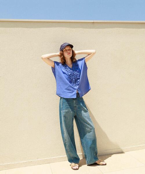URBAN RESEARCH Sonny Label（アーバンリサーチサニーレーベル）の「Vネックフリルカラーブラウス（シャツ/ブラウス・レディース・ブラック/オフホワイト/ブルー/イエロー・FREE）」の18枚目の写真