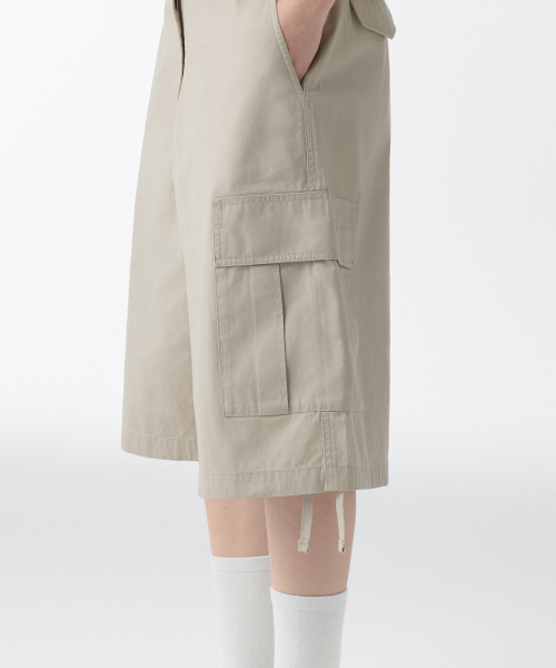 MUSINSA STANDARD WOMAN（ムシンサスタンダードウーマン）の「ウィメンズワイドカーゴバミューダパンツ[ライトベージュ]（その他パンツ・レディース・その他・24/25/26/27/28/29/30）」の7枚目の写真