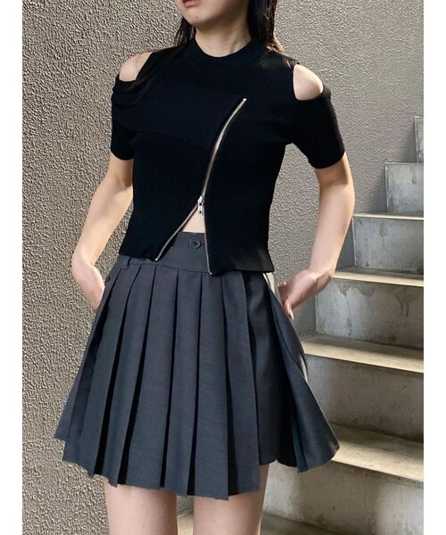 MURUA(ムルーア)の「ショルダーカットZIPハーフニット 夏服(ニット/セーター・レディース・ブラック/アイボリー/ピンク/イエロー/ブルー・FREE)」の13枚目の写真