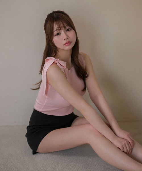 M DOLLY（エムドリー）の「Shoulder ribbon elsie knit tops / ショルダーリボンエルシーニットトップス（Tシャツ/カットソー・レディース・アイボリー/ライトブルー/ブラック/ピンク・FREE）」の4枚目の写真