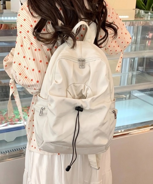 yuue' ( wear )(ユーイ)の「マルチポケットリュックサック/通勤通学/ナップサック/A4サイズ対応(バックパック/リュック・レディース・パープル/アイボリー/ブラック・FREE)」の2枚目の写真