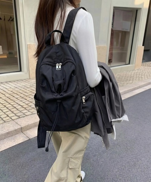 yuue' ( wear )(ユーイ)の「マルチポケットリュックサック/通勤通学/ナップサック/A4サイズ対応(バックパック/リュック・レディース・パープル/アイボリー/ブラック・FREE)」の11枚目の写真