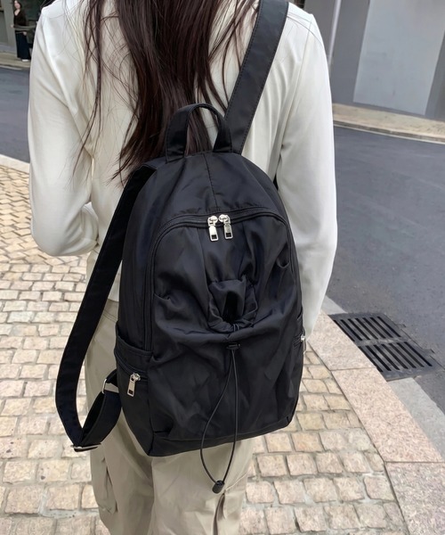 yuue' ( wear )(ユーイ)の「マルチポケットリュックサック/通勤通学/ナップサック/A4サイズ対応(バックパック/リュック・レディース・パープル/アイボリー/ブラック・FREE)」の12枚目の写真