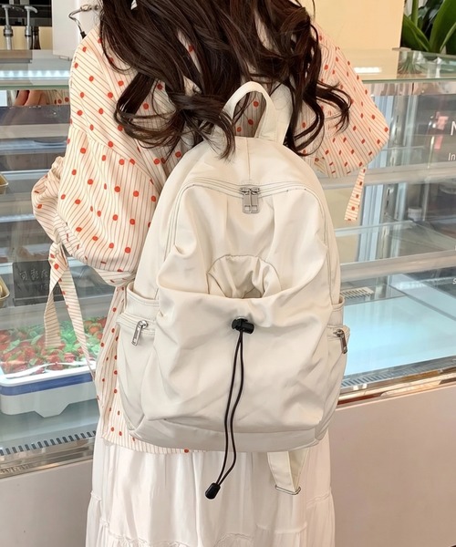 yuue' ( wear )(ユーイ)の「マルチポケットリュックサック/通勤通学/ナップサック/A4サイズ対応(バックパック/リュック・レディース・パープル/アイボリー/ブラック・FREE)」の7枚目の写真