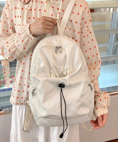 yuue' ( wear )(ユーイ)の「マルチポケットリュックサック/通勤通学/ナップサック/A4サイズ対応(バックパック/リュック・レディース・パープル/アイボリー/ブラック・FREE)」の5枚目の写真