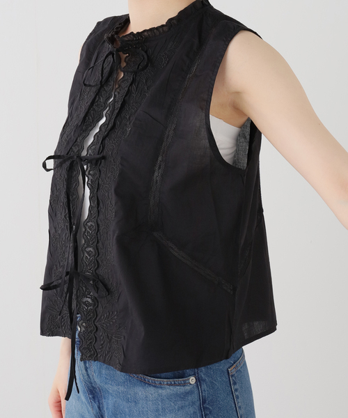 OUTDOOR PRODUCTS（アウトドアプロダクツ）の「FANAKA sleeveless SH 261-2041（シャツ/ブラウス・レディース・アイボリー/ブラック・FREE）」の5枚目の写真