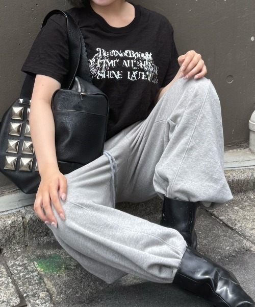 Chikashitsu +(チカシツプラス)の「【Chikashitsu +】distorted logo crop t-shirt (2color) / 【チカシツプラス】ロゴクロップド半袖Tシャツ(Tシャツ/カットソー・メンズ・ブラック/ホワイト・ONE SIZE)」の13枚目の写真
