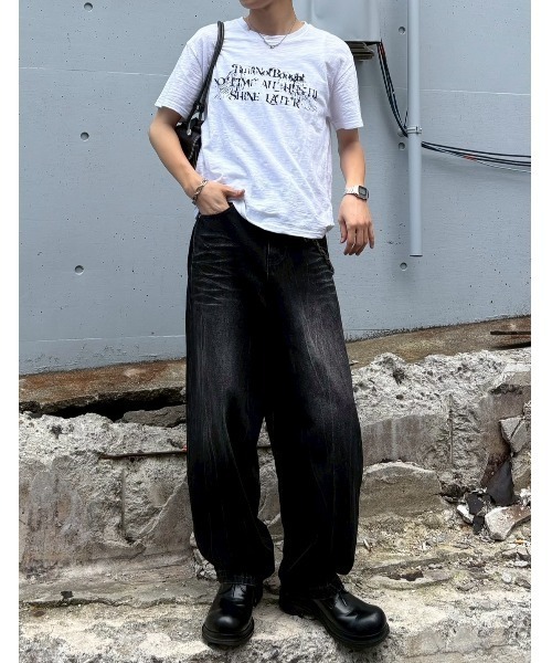 Chikashitsu +(チカシツプラス)の「【Chikashitsu +】distorted logo crop t-shirt (2color) / 【チカシツプラス】ロゴクロップド半袖Tシャツ(Tシャツ/カットソー・メンズ・ブラック/ホワイト・ONE SIZE)」の15枚目の写真