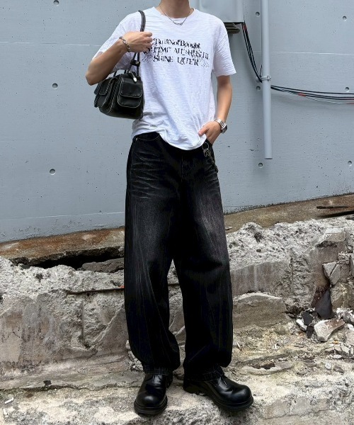 Chikashitsu +(チカシツプラス)の「【Chikashitsu +】distorted logo crop t-shirt (2color) / 【チカシツプラス】ロゴクロップド半袖Tシャツ(Tシャツ/カットソー・メンズ・ブラック/ホワイト・ONE SIZE)」の17枚目の写真