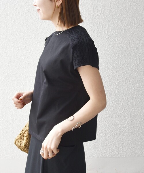SHIPS any(シップス エニィ)の「SHIPS any:〈洗濯機可能〉ジャージー フレンチスリーブ レース TEE(Tシャツ/カットソー・レディース・ブラック/ベージュ/ホワイト/チャコールグレー・ONE SIZE)」の8枚目の写真
