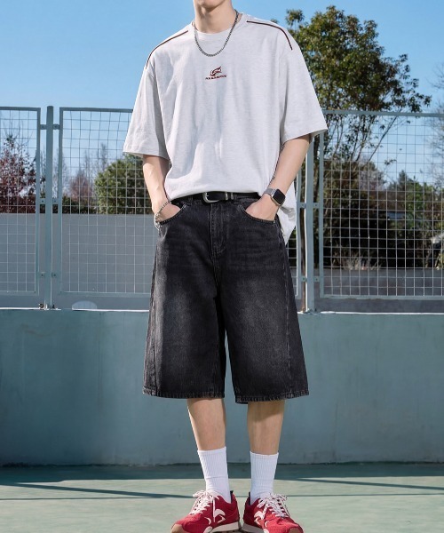 B.R.U(ブル)の「ショルダーラインワンポイント刺繍Tシャツ(Tシャツ/カットソー・メンズ・ホワイト/ブラック/チャコールグレー・FREE)」の7枚目の写真