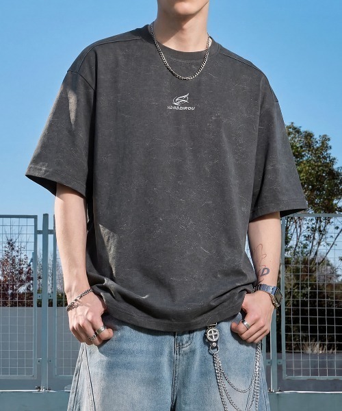B.R.U(ブル)の「ショルダーラインワンポイント刺繍Tシャツ(Tシャツ/カットソー・メンズ・ホワイト/ブラック/チャコールグレー・FREE)」の13枚目の写真