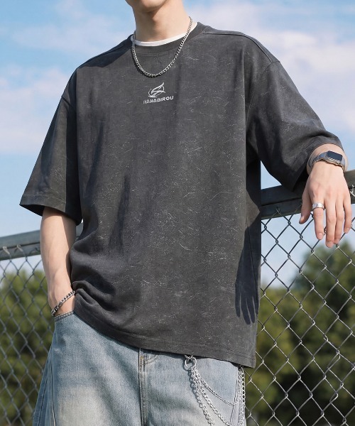 B.R.U(ブル)の「ショルダーラインワンポイント刺繍Tシャツ(Tシャツ/カットソー・メンズ・ホワイト/ブラック/チャコールグレー・FREE)」の14枚目の写真