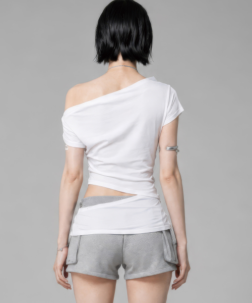 ETRE AU SOMMET(エトレオソメ)の「Cut-Out Open Short Sleeve (White)(Tシャツ/カットソー・レディース・ホワイト・FREE)」の3枚目の写真