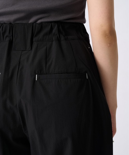 OMMO(オーエムエムオー)の「【OMMO(オーエムエムオー)】EASY WIDE TUCK PT/イージーワイドタックパンツ(チノパンツ・レディース・ホワイト/ピンク/ブラック・36/38)」の5枚目の写真
