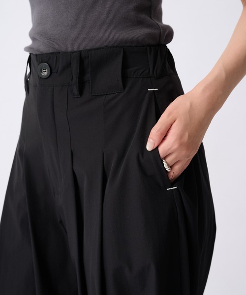 OMMO(オーエムエムオー)の「【OMMO(オーエムエムオー)】EASY WIDE TUCK PT/イージーワイドタックパンツ(チノパンツ・レディース・ホワイト/ピンク/ブラック・36/38)」の7枚目の写真