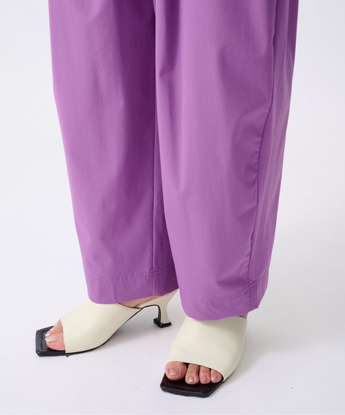 OMMO(オーエムエムオー)の「【OMMO(オーエムエムオー)】EASY WIDE TUCK PT/イージーワイドタックパンツ(チノパンツ・レディース・ホワイト/ピンク/ブラック・36/38)」の16枚目の写真
