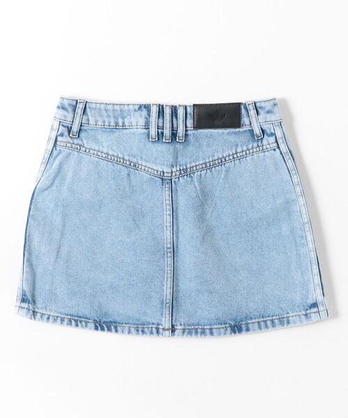 adidas(アディダス)の「adidas/アディダス MID RISE DENIM SKIRT/3-STRIPES MINI(デニムスカート・レディース・ライトインディゴブルー/インディゴブルー/ブラック・SMALL/X-LARGE/LARGE/MEDIUM)」の4枚目の写真