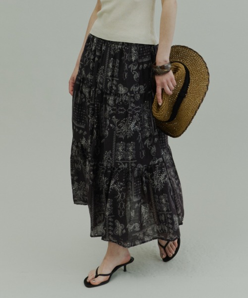 Plumel(プルメル)の「Paisley Pattern Skirt / ペイズリーパターンスカート(スカート・レディース・ブラック/オフホワイト・MEDIUM)」の2枚目の写真