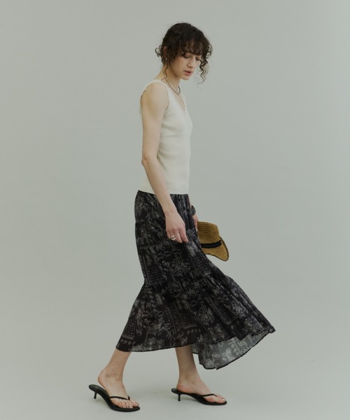 Plumel(プルメル)の「Paisley Pattern Skirt / ペイズリーパターンスカート(スカート・レディース・ブラック/オフホワイト・MEDIUM)」の4枚目の写真