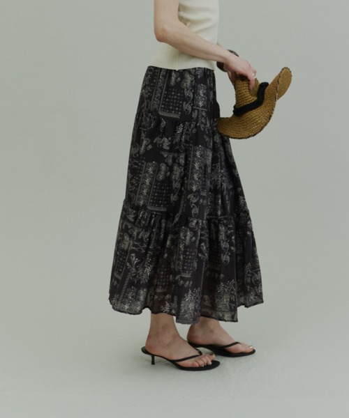Plumel(プルメル)の「Paisley Pattern Skirt / ペイズリーパターンスカート(スカート・レディース・ブラック/オフホワイト・MEDIUM)」の7枚目の写真