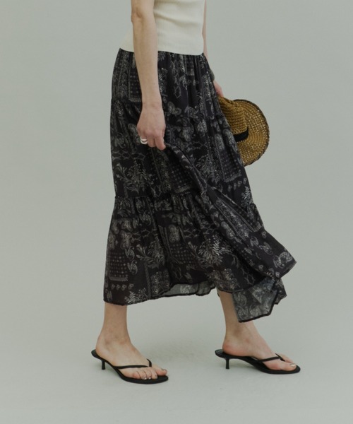 Plumel(プルメル)の「Paisley Pattern Skirt / ペイズリーパターンスカート(スカート・レディース・ブラック/オフホワイト・MEDIUM)」の8枚目の写真