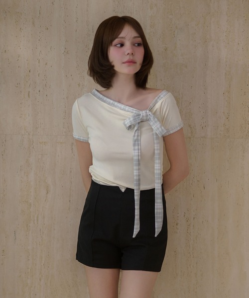 M DOLLY(エムドリー)の「Check ribbon hazel tops / チェックリボンヘーゼルトップス(Tシャツ/カットソー・レディース・アイボリー/ブラック・FREE)」の2枚目の写真