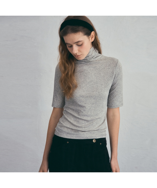 OURNOSTALGIA(アワー ノスタルジア)の「Wool Basic Turtleneck half sleeve T-shirt_4color(O25-TP23)(Tシャツ/カットソー・レディース・ライトグレー/アイボリー/モカ/ブラック・FREE)」の3枚目の写真