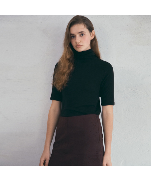 OURNOSTALGIA(アワー ノスタルジア)の「Wool Basic Turtleneck half sleeve T-shirt_4color(O25-TP23)(Tシャツ/カットソー・レディース・ライトグレー/アイボリー/モカ/ブラック・FREE)」の2枚目の写真