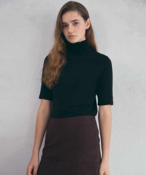 OURNOSTALGIA(アワー ノスタルジア)の「Wool Basic Turtleneck half sleeve T-shirt_4color(O25-TP23)(Tシャツ/カットソー・レディース・ライトグレー/アイボリー/モカ/ブラック・FREE)」の7枚目の写真
