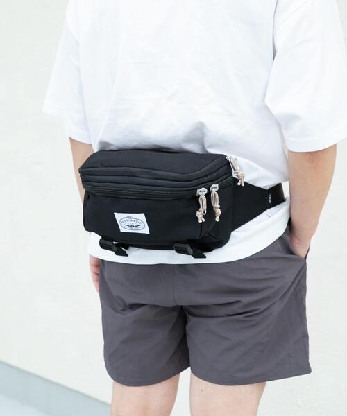 POLeR(ポーラー)の「POLER TOURIST PACK2.0(ボディバッグ/ウエストポーチ・メンズ・ブラック・ONE SIZE)」の3枚目の写真