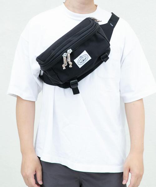 POLeR(ポーラー)の「POLER TOURIST PACK2.0(ボディバッグ/ウエストポーチ・メンズ・ブラック・ONE SIZE)」の6枚目の写真
