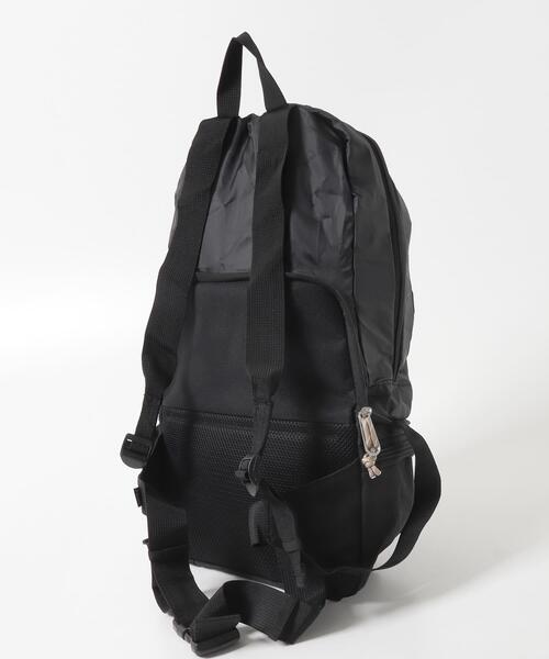 POLeR(ポーラー)の「POLER TOURIST PACK2.0(ボディバッグ/ウエストポーチ・メンズ・ブラック・ONE SIZE)」の12枚目の写真