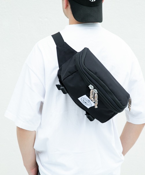 POLeR(ポーラー)の「POLER TOURIST PACK2.0(ショルダーバッグ・メンズ・ブラック・ONE SIZE)」の5枚目の写真