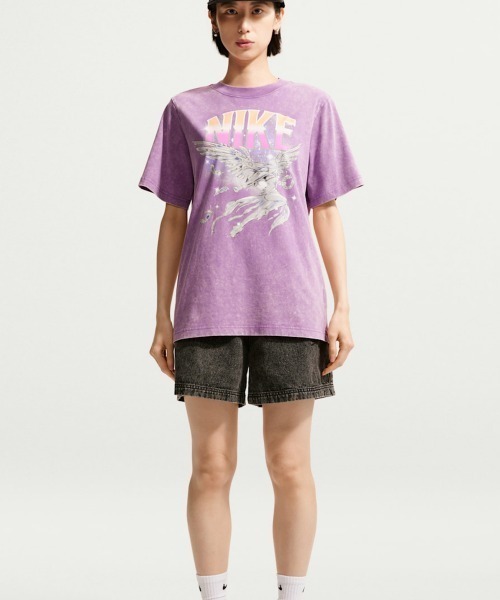 NIKE（ナイキ）の「NIKE NSW Retro Flare Short Sleeve T-Shirt（ナイキ ウィメンズ NSW レトロ フレア S/S Tシャツ）（Tシャツ/カットソー・レディース・グレー系/ピンク系・X-SMALL/SMALL/MEDIUM/LARGE）」の9枚目の写真