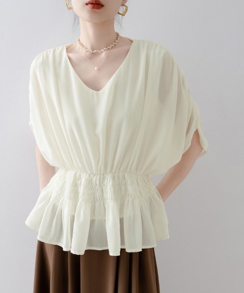 ONEP STAR(ワンピスター)の「ウエストシャーリングペプラムブラウス(シャツ/ブラウス・レディース・ベージュ・MEDIUM/LARGE/X-LARGE)」の1枚目の写真