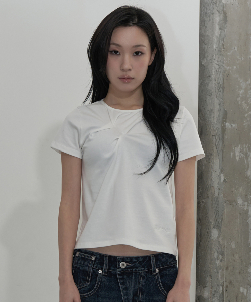 ZIZEMUSEUM(ジゼミュージアム)の「SLASH PINTUCK T-SHIRT (WHITE)(Tシャツ/カットソー・レディース・その他・SMALL/MEDIUM/LARGE)」の1枚目の写真